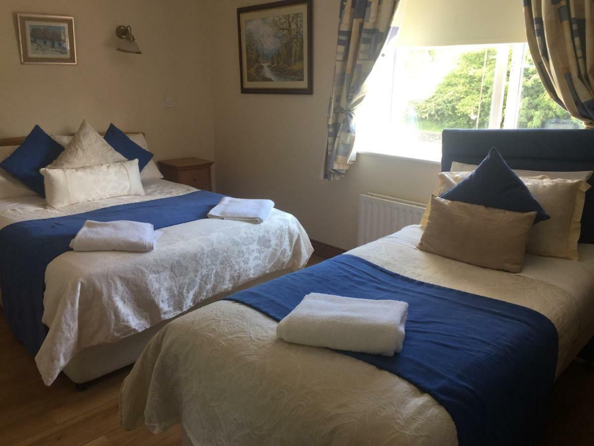 Teach Na Coiribe B&B Castlegar Экстерьер фото